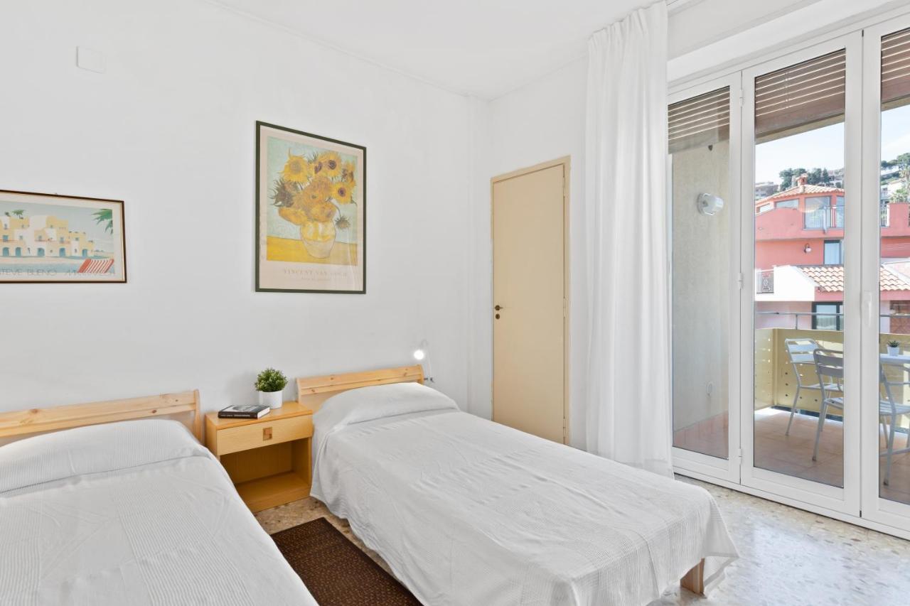 Aci Castello Seaview Apartment With Parking Екстериор снимка