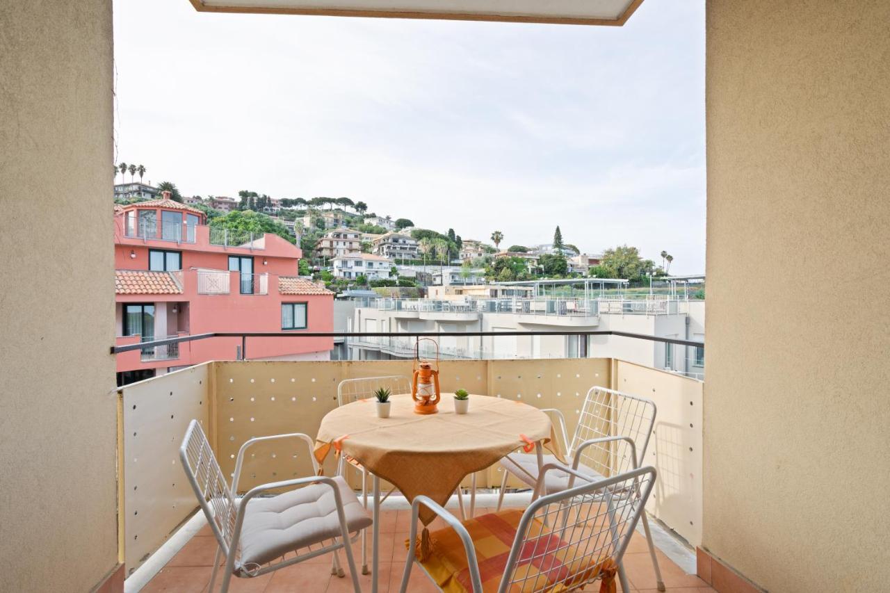 Aci Castello Seaview Apartment With Parking Екстериор снимка
